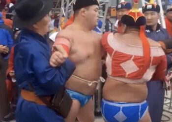 Э.Оюунболд: Муухай үйлдэл гаргасандаа ард түмнээсээ уучлал гуйж байна