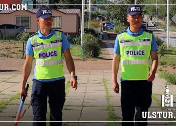 Усанд сайн сэлж чадахгүй ч хүний амь аврах нь чухал байсан тул эргэлзэлгүйгээр шууд гол руу орсон