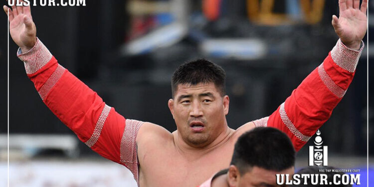 Ц.Содномдорж тэргүүтэй бөхчүүд Хөвсгөл аймгийн наадмыг бужигнуулав