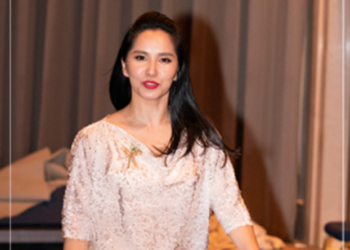 Жүжигчин Гэрэлцэцэг нандин үрийнхээ зургийг ил гаргав