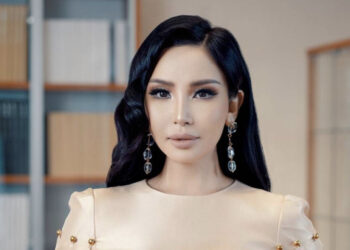 Дуучин Ануд танихгүй хүн бyy тулган их хэмжээний мөнгө өгөхийг шаарджээ