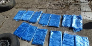 Монгол эмэгтэй дугуйнд ‘260 хадаг нууж’ Оросын хилээр нэвтрэхийг завдан саатуулагджээ