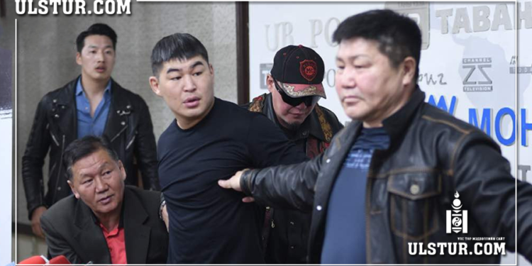 ТОДРУУЛГА: З.Шинэчагтага тухайн газарт байсан бүсгүйчүүдийг өдөж, хоргоосон гэх бөгөөд бүсгүйчүүдийг өмөөрсөн залуустай гар зөрүүлсэн гэв