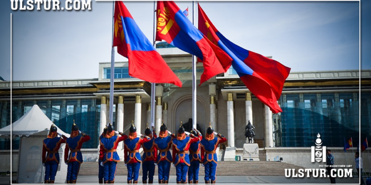 Global Voices сайтад Монголыг “Азийн гөлөг орон” хэмээгээд дараах зүйлсийг бичжээ