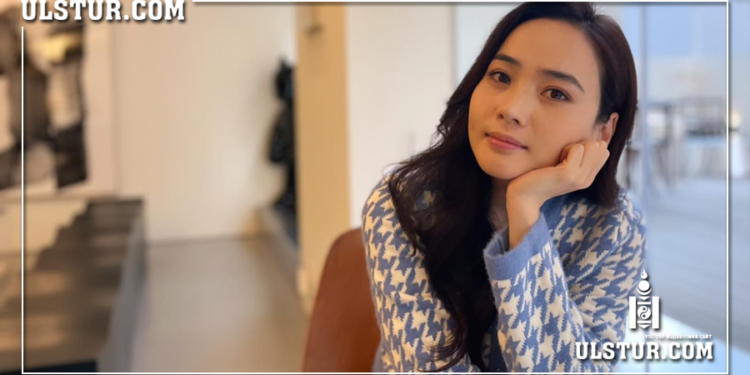 Жүжигчин О.Дөлгөөн: Би “Бусан хотын эрүүл мэндийн элч” гэдэг өргөмжлөл авсан минь үнээн тэглээ гээд нам дарга нартай холбоотой байх ёстой юм уу ?