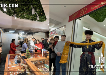 Монголын хамгын баян лам гэгдэх Осгонбаяр ламтан үнэт эдлэлийн салбар дэлгүүрээ Эрдэнэтэд нээжээ