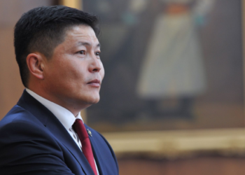 Х.Нямбаатар Meta-ийн захиралтай уулзаж, хамтарч ажиллахаар болсон хэмээн худал жиргэж онигоо болов