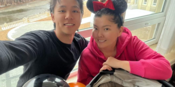 Говийн бор: Би тэнд хаяад үлдээгээд явах хүн мөн үү, дуртайдаа яваа юу, мэдэхгүй байж хyцалдахаа больмоор юм…