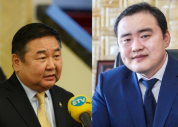 Шуурхай: Д.Ганбат хадаг, сүүгээ бариад Л.Гантөмөртэй уулзаж байна