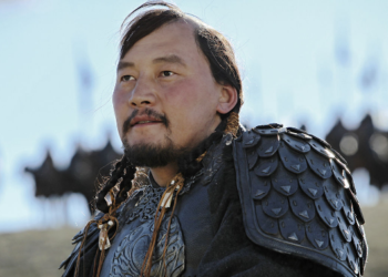 Жүжигчин Амараа кино зураг авалтаар иргэдийг залuлсан гэх асуудалдаа тайлбар мэдээлэл хийлээ