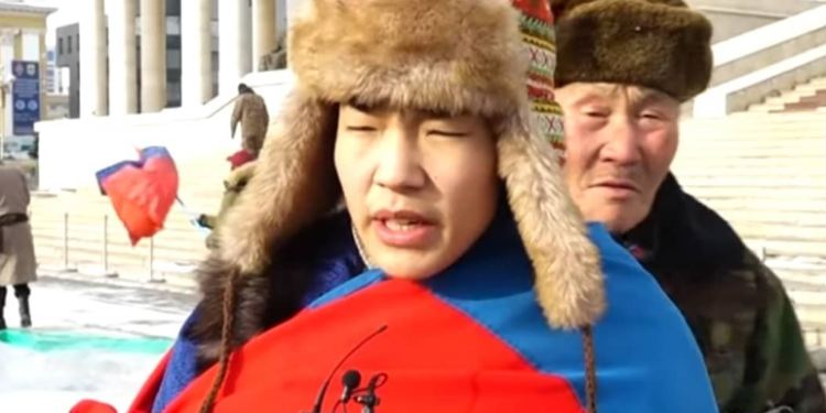 Жагсагч Л.Дашням: Талбайд жагсаж байсан 25 настай залуу нac бapcaн нь үнэн…