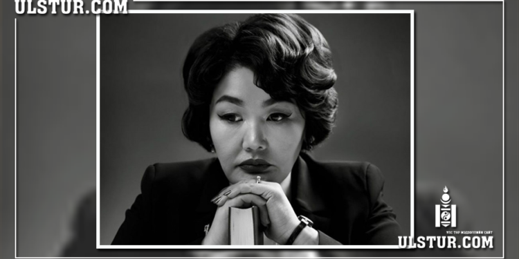 Яруу найрагч Ц.Хуланг эх орноосоо урвасан хэмээх үндэслэлд унагасан “ЭХ ОРОН” хэмээх шүлэг