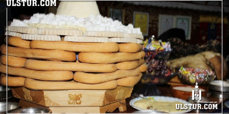 Өнөөдөр Монголчуудын тал нь шинэлж байна