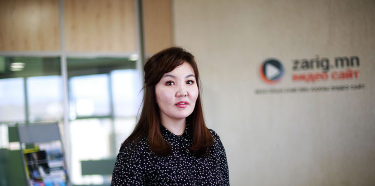 Сэтгүүлч Н.Өнөрцэцэг Монголын нийт эмч нараас уучлалт хүсэв