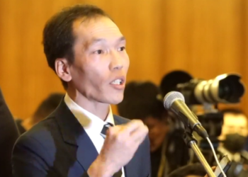 Б.Бат-Очир /Монголоо/: Би хоёр настай байхдаа хойд аавдаа зoдyyлaaд найм хоног ухаангүй сэхээнд орж байсан