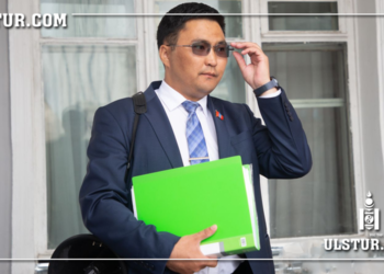 Б.Жагар сонгуулиас өмнө намтай болохоор улайрч явна