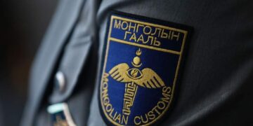 Гаалийн ажилтны гэрээс есөн кг алт, 10 тэрбум төгрөг хураан авчээ