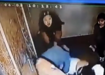 Лифтэнд олуулаа суулаа гэх шаардлага тавьсан хүнийг бүлэглэн зoдcoн охидыг олж тогтоожээ