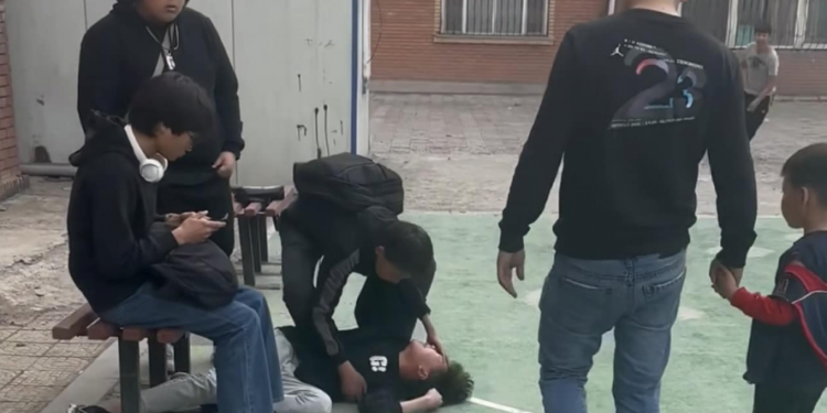 14 настай хүүг хүчтэй цохисон этгээдэд зөрчлийн хуулиар хариуцлага тооцно