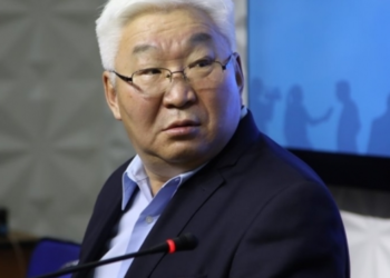 Э.Бат-Үүл: Хүүк Их Британийн хаан сэнтийд залах ёслолд оролцсонд Путины Орос “боож үхэх нь”…