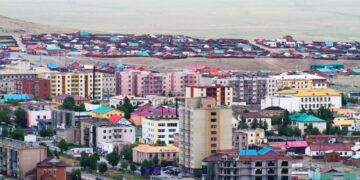 Өвөрхангайд бусдад хүчирхийлүүлсэн өсвөр насны охин өндрөөс үсэрч амиа хорлосон хэрэг гарчээ. Эх сурвалжуудын хэлснээр удаа дараа цагдаагийн байгууллагад гомдол гаргаж байжээ…