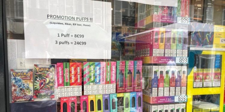 Франц улс нэг удаагийн электрон тамхийг хориглоно