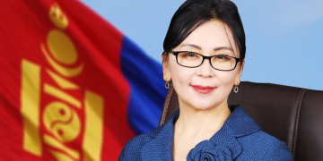 “Хөөрхөн” Ж.Цолмон улс төрд эргэн иржээ