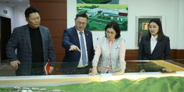 МОНГОЛ УЛСЫН ЕРӨНХИЙЛӨГЧИЙН ҮЙЛДВЭР, ҮЙЛЧИЛГЭЭНИЙ БОДЛОГЫН ЗӨВЛӨХ Ч.ДАВААБАЯР “ЭМЭЭЛТ ЭКО АЖ ҮЙЛДВЭРИЙН ПАРК” ТӨСӨЛТЭЙ ТАНИЛЦЛАА