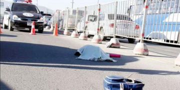 Хөгжлийн бэрхшээлтэй хүүхдийг гарцаар гарч явахад нь мөргөж гэмтээсэн жолоочийг 100 мянгаар торгосон гэв үү