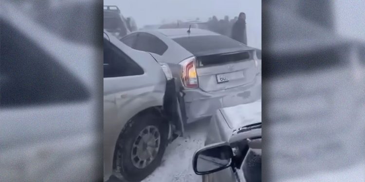 Хөшгийн хөндийн хурдны зам дээр 17 машин осолдсоны улмаас нислэгийн хуваарьт өөрчлөлт оржээ