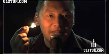 С.Эрдэнэ жүжигчин Б.Амарсайханыг “Коммунист зандалчин” гэв