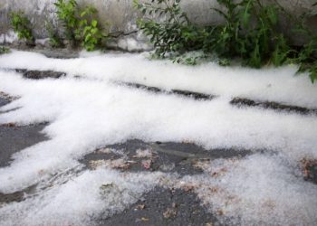 Модны унгирал шатааснаас үүдэж Приус 30 автомашин шатжээ