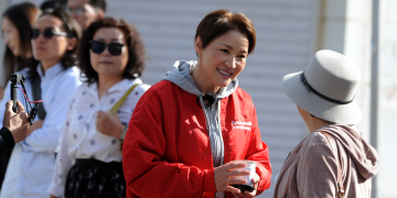 Л.НИНЖЖАМЦ: ЭЭЖҮҮД, ЭМЭГТЭЙЧҮҮДИЙНХЭЭ ДУУ ХООЛОЙГ ХҮРГЭНЭ