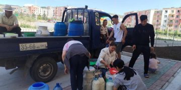 Орхон аймгийн малчин “зуднаар малчдадаа тусалсан аймгийнхандаа” талархал илэрхийлж 1000 литр сүү, тараг үнэгүй тараажээ