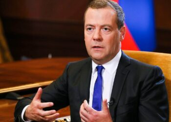 Медведев Оросын нисэх онгоцны буудал руу дайрсны хариуг заавал авна гэв